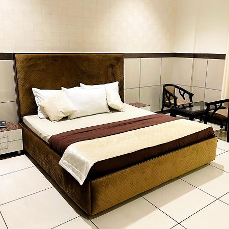 سونيبات Primrose Hotel And Restaurant المظهر الخارجي الصورة