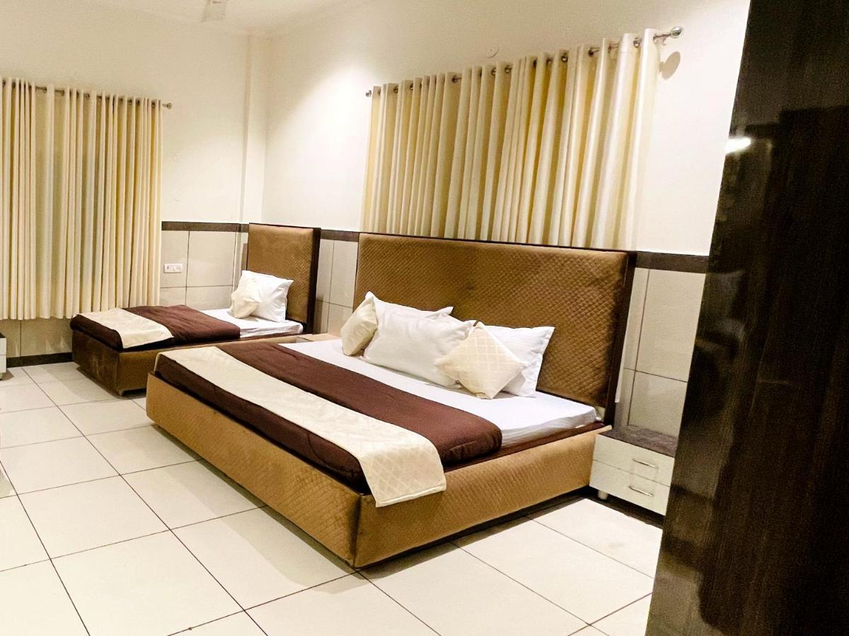 سونيبات Primrose Hotel And Restaurant المظهر الخارجي الصورة