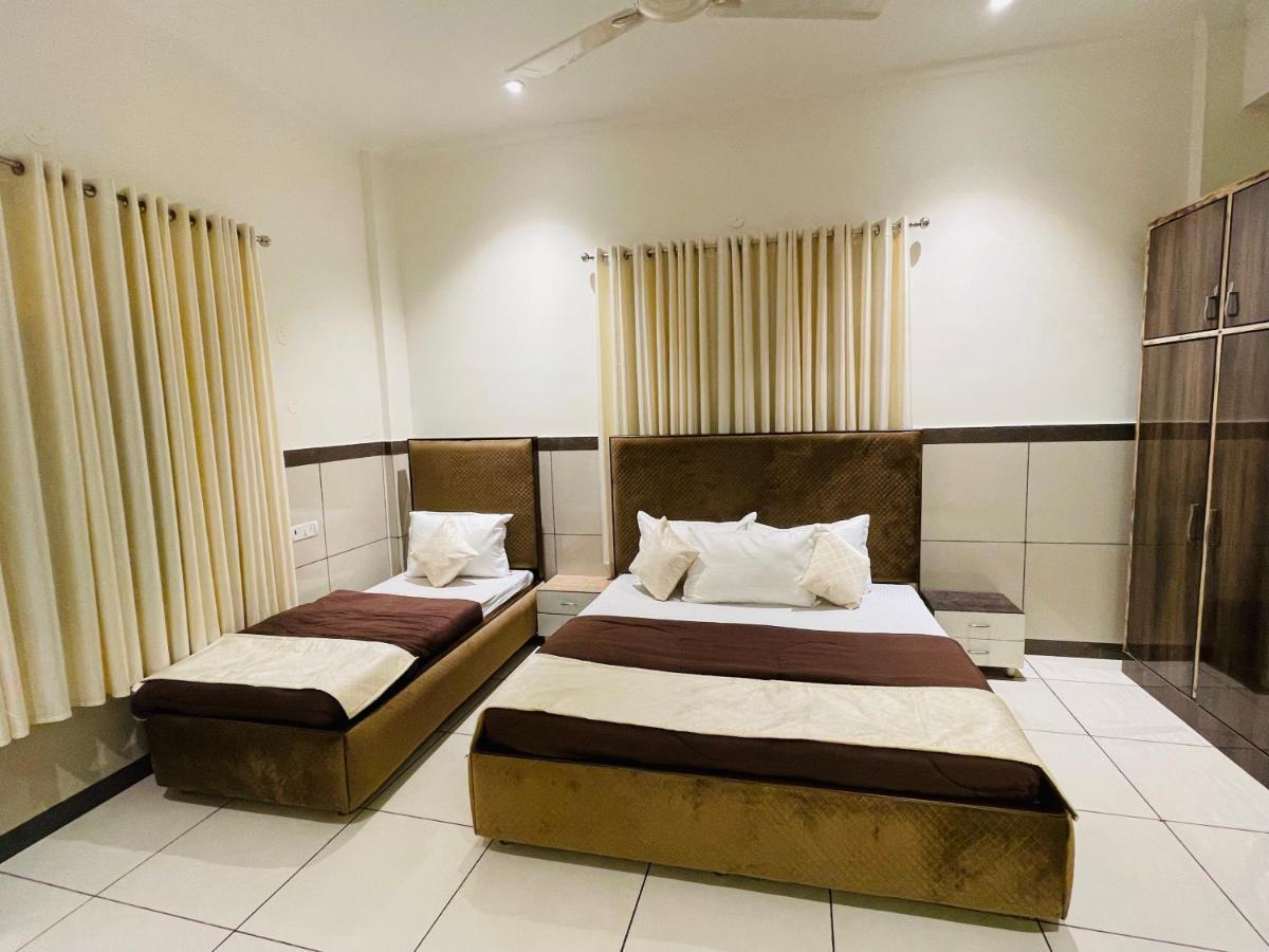 سونيبات Primrose Hotel And Restaurant المظهر الخارجي الصورة