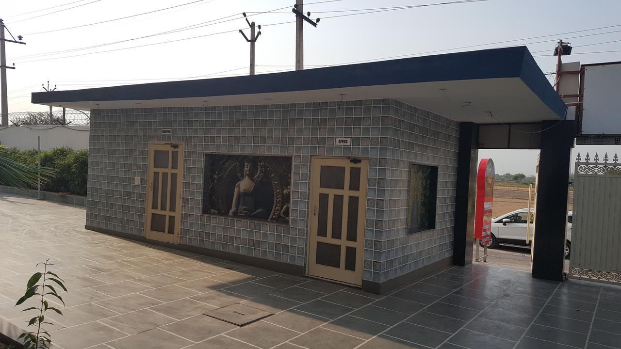 سونيبات Primrose Hotel And Restaurant المظهر الخارجي الصورة