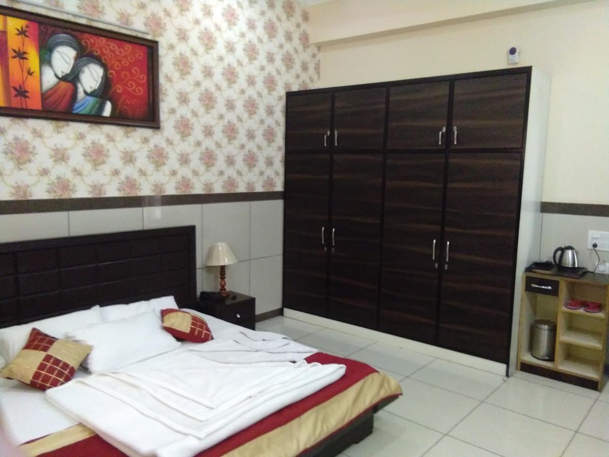 سونيبات Primrose Hotel And Restaurant المظهر الخارجي الصورة